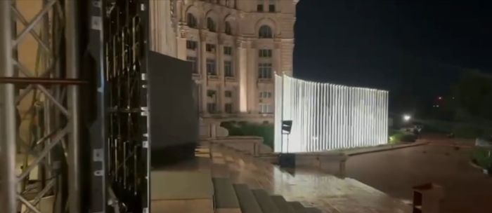 La Nicuşor Dan se bate din palme, la AUR bate vântul